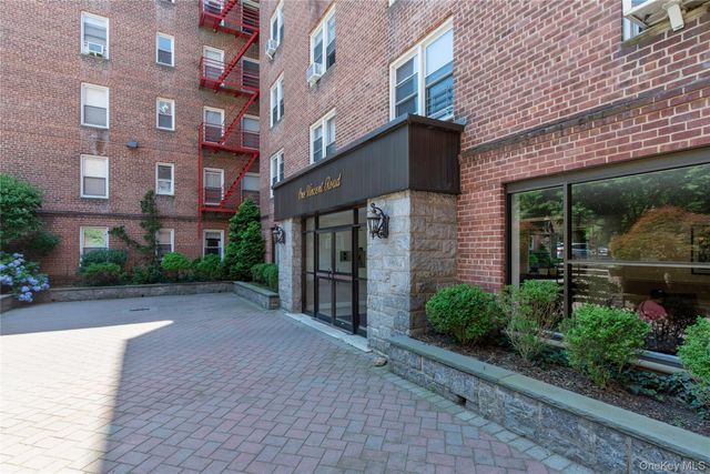 1 vincent Road 1c, Bronxville, NY 10708