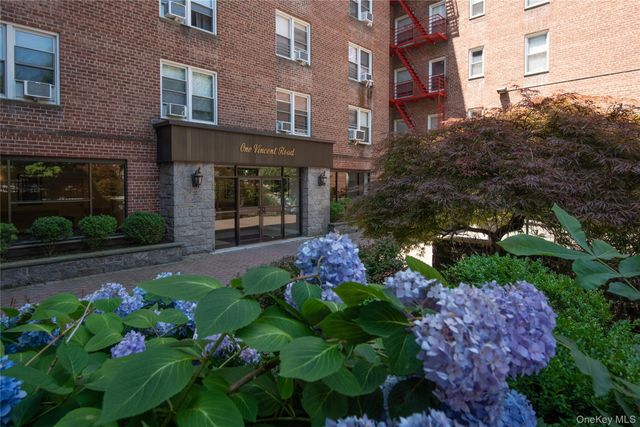1 vincent Road 1c, Bronxville, NY 10708