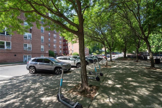 1 vincent Road 1c, Bronxville, NY 10708