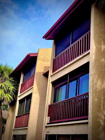 8605 HURON COURT 34, Tampa, FL 33614