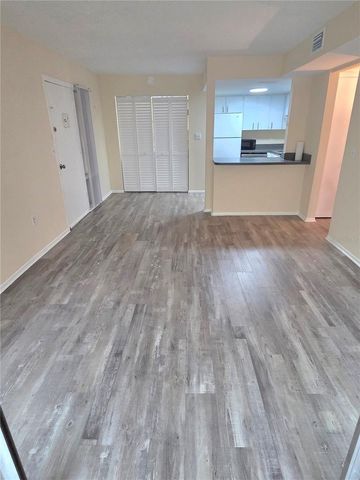 8605 HURON COURT 34, Tampa, FL 33614