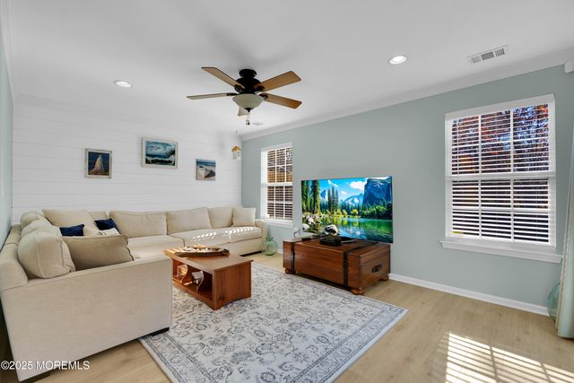 11 Saratoga Court, Tinton Falls, NJ 07753