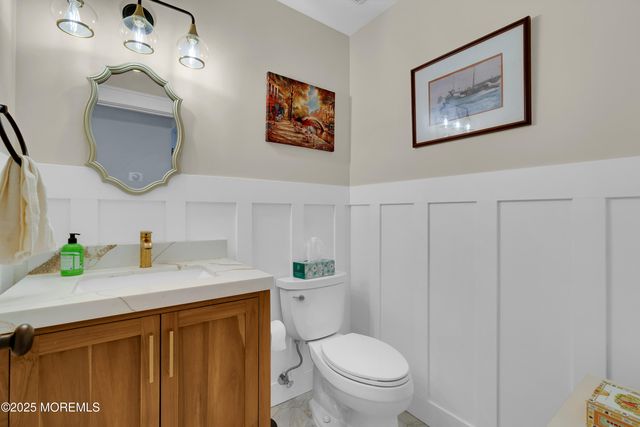 11 Saratoga Court, Tinton Falls, NJ 07753