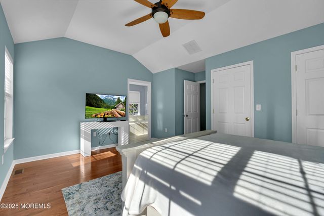 11 Saratoga Court, Tinton Falls, NJ 07753