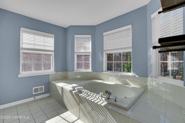 11 Saratoga Court, Tinton Falls, NJ 07753