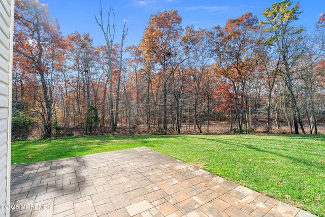 11 Saratoga Court, Tinton Falls, NJ 07753