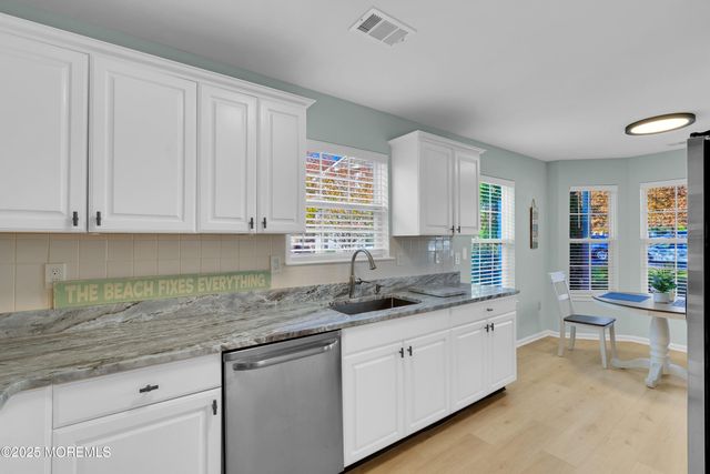 11 Saratoga Court, Tinton Falls, NJ 07753