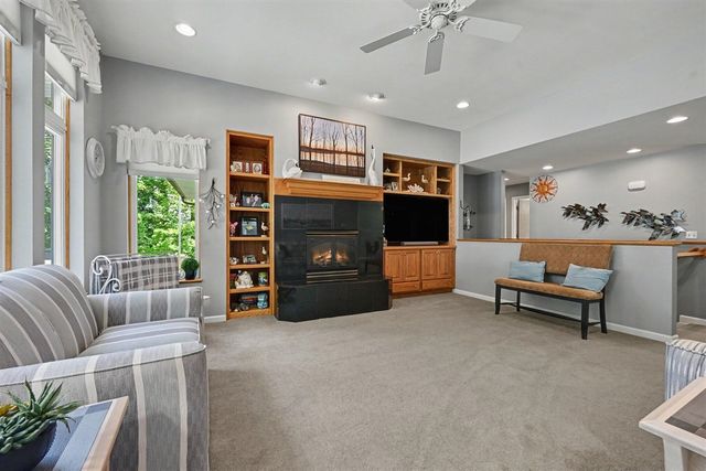 51408 Summit Street, Paw Paw, MI 49079