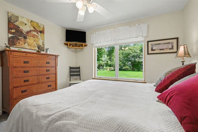 51408 Summit Street, Paw Paw, MI 49079