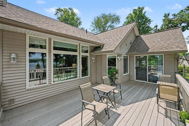51408 Summit Street, Paw Paw, MI 49079