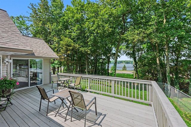 51408 Summit Street, Paw Paw, MI 49079