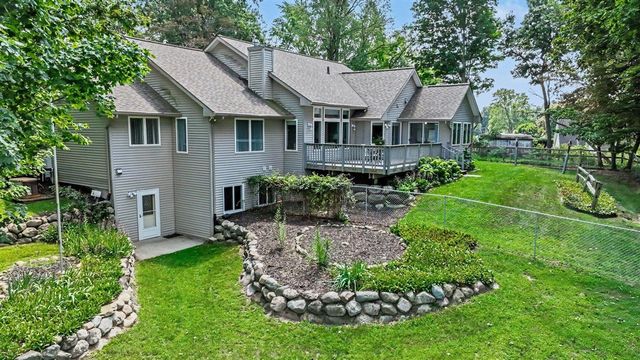 51408 Summit Street, Paw Paw, MI 49079
