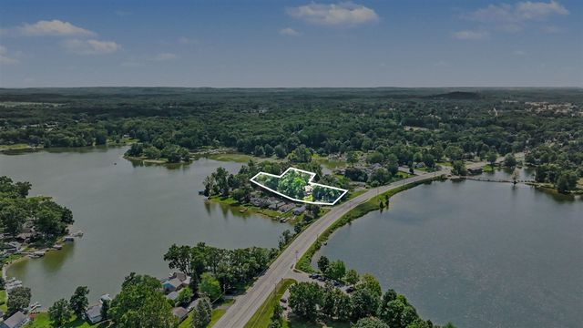 51408 Summit Street, Paw Paw, MI 49079