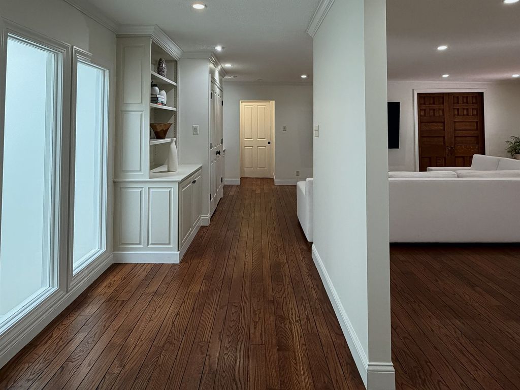 Image 12 of property listing at 17647 N Old Centralia Lane, Mt Vernon, IL 62864