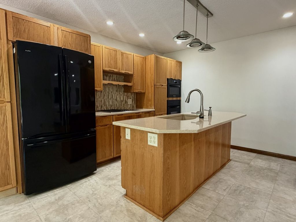 Image 19 of property listing at 17647 N Old Centralia Lane, Mt Vernon, IL 62864