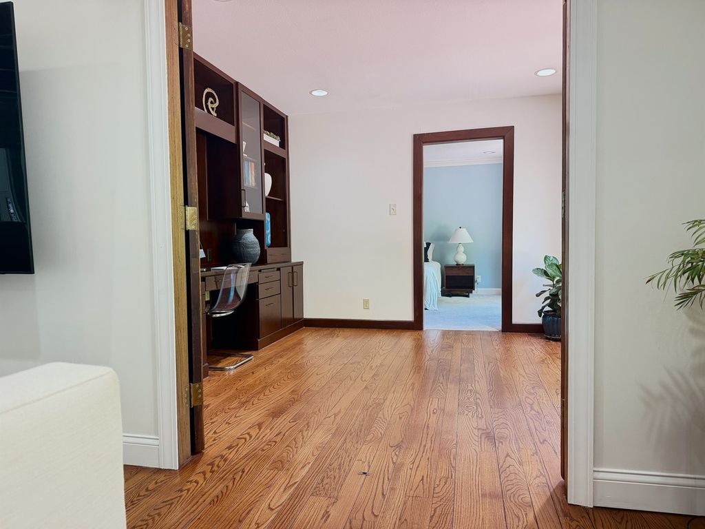 Image 23 of property listing at 17647 N Old Centralia Lane, Mt Vernon, IL 62864