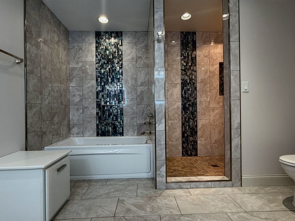 Image 27 of property listing at 17647 N Old Centralia Lane, Mt Vernon, IL 62864