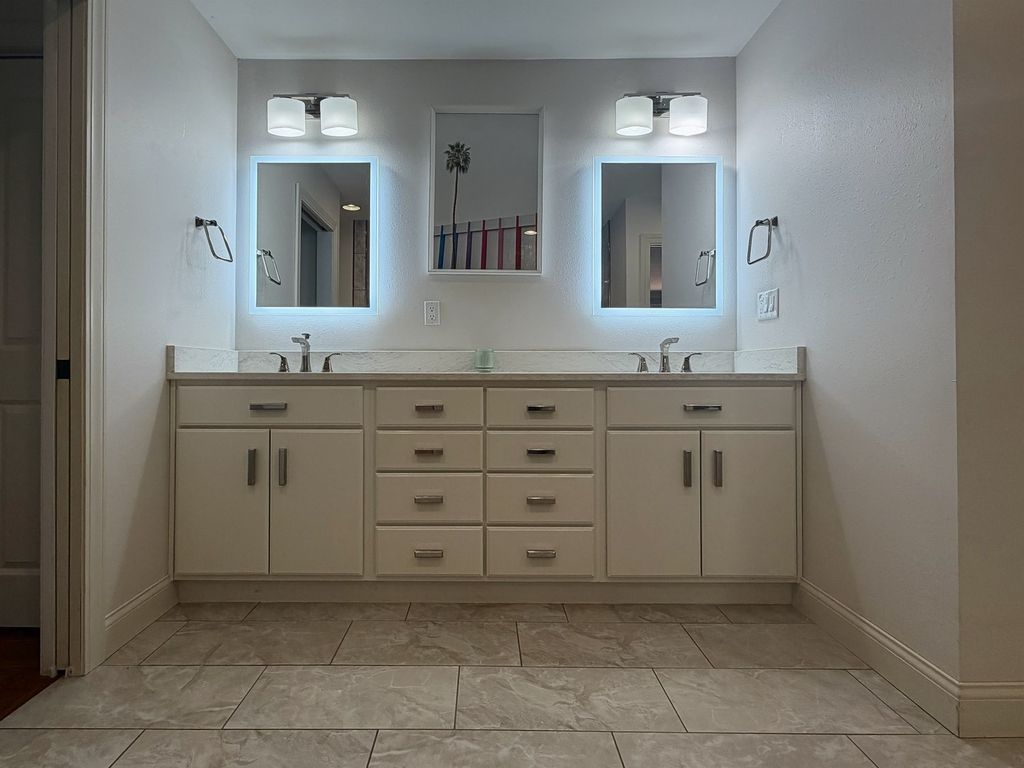 Image 29 of property listing at 17647 N Old Centralia Lane, Mt Vernon, IL 62864