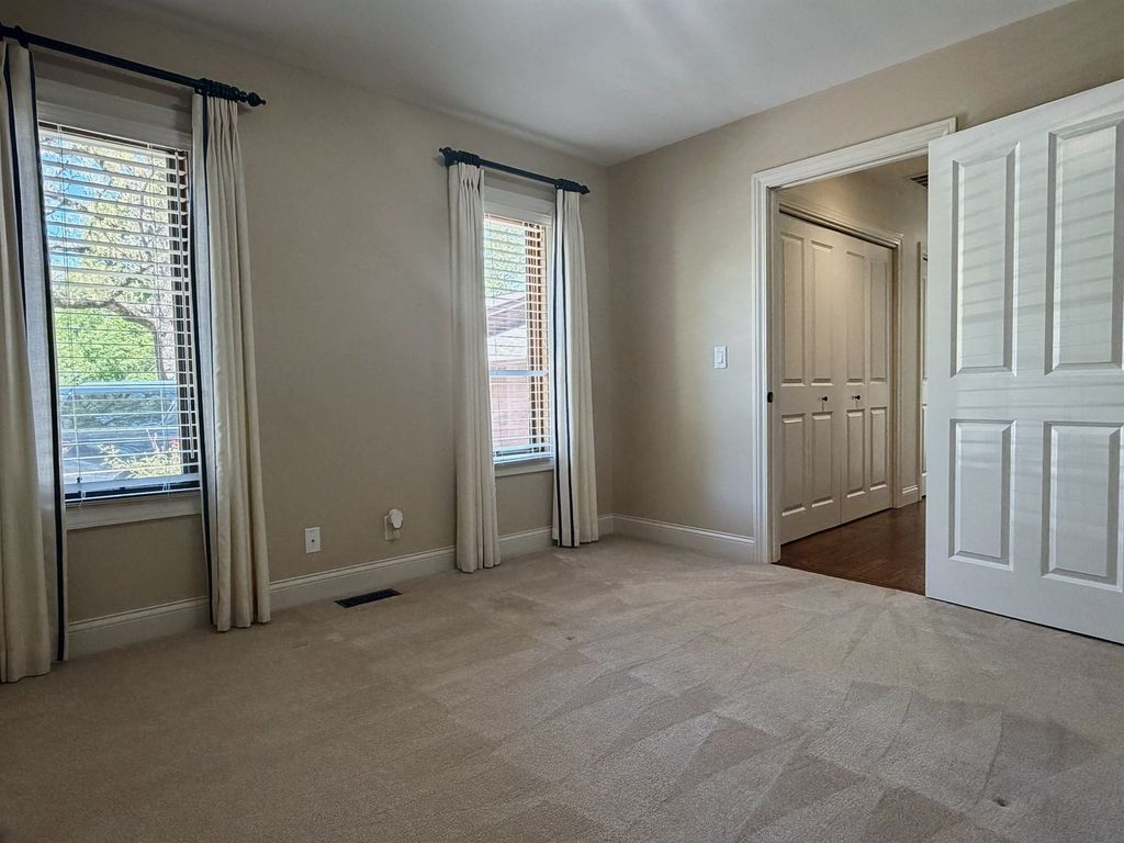 Image 31 of property listing at 17647 N Old Centralia Lane, Mt Vernon, IL 62864