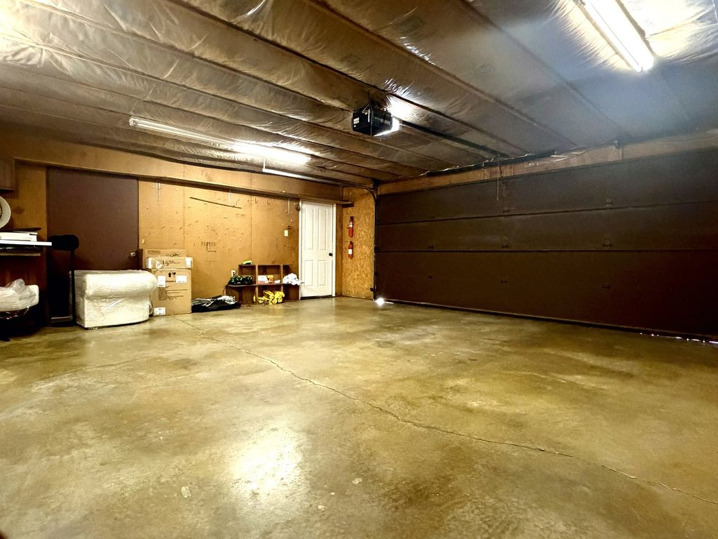 Image 35 of property listing at 17647 N Old Centralia Lane, Mt Vernon, IL 62864