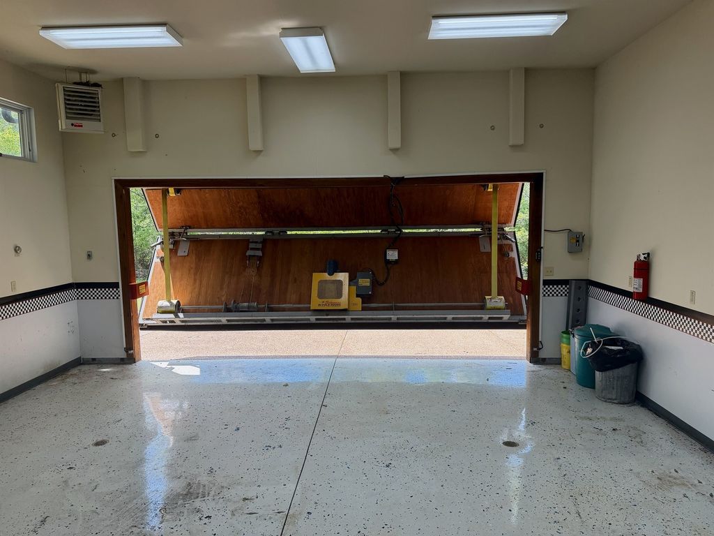 Image 36 of property listing at 17647 N Old Centralia Lane, Mt Vernon, IL 62864