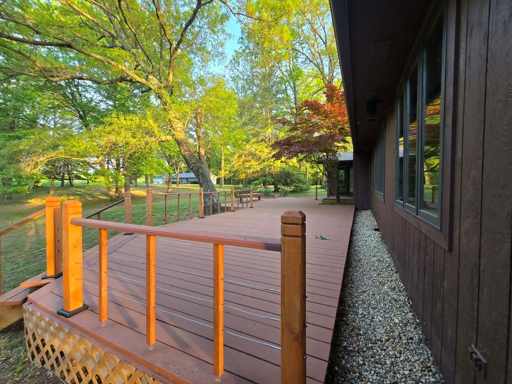 Image 39 of property listing at 17647 N Old Centralia Lane, Mt Vernon, IL 62864