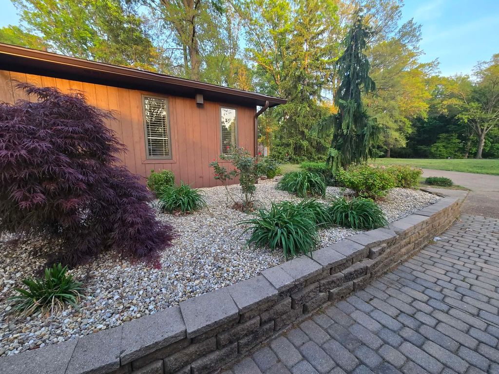 Image 41 of property listing at 17647 N Old Centralia Lane, Mt Vernon, IL 62864