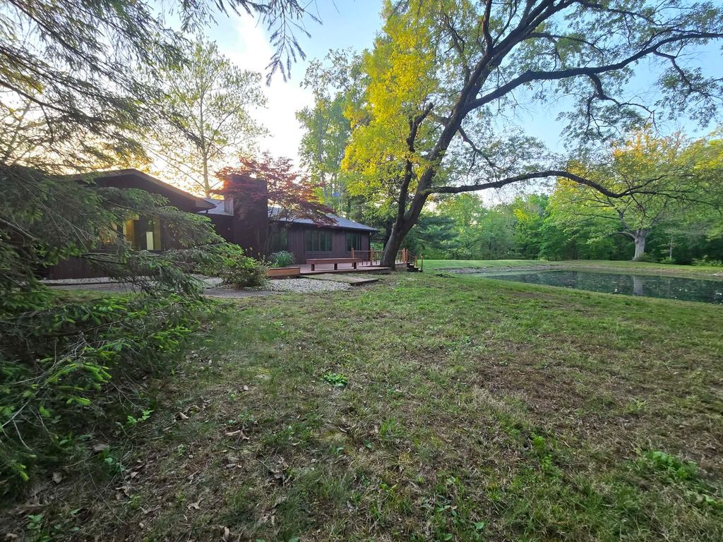 Image 43 of property listing at 17647 N Old Centralia Lane, Mt Vernon, IL 62864