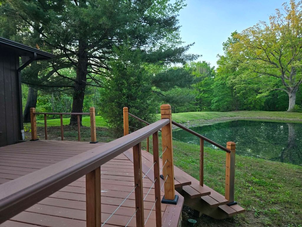 Image 9 of property listing at 17647 N Old Centralia Lane, Mt Vernon, IL 62864