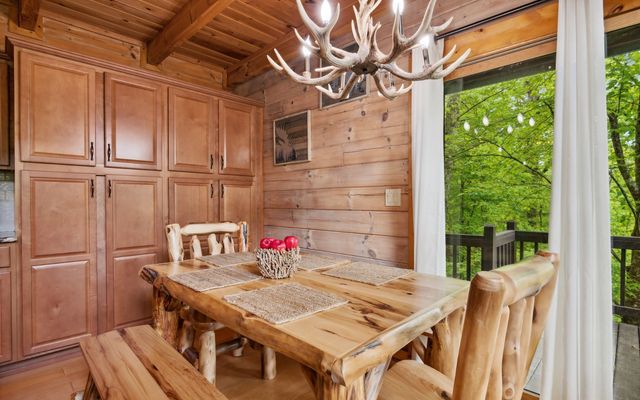 462 Lyric Lane, Ellijay, GA 30540