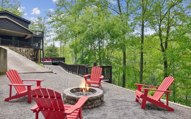 462 Lyric Lane, Ellijay, GA 30540
