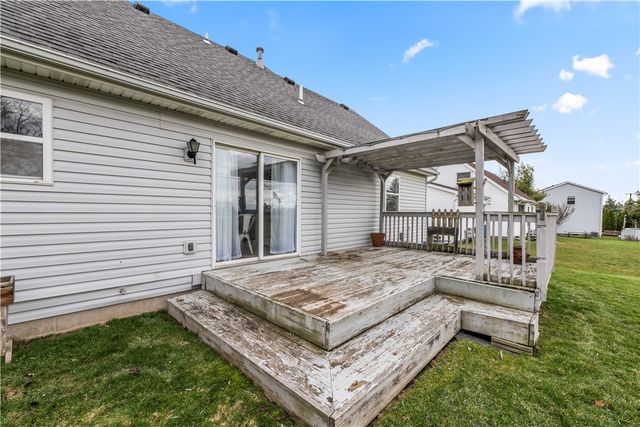 87 Chiswick Drive, Riga, NY 14428