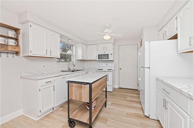 87 Chiswick Drive, Riga, NY 14428