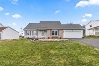 87 Chiswick Drive, Riga, NY 14428