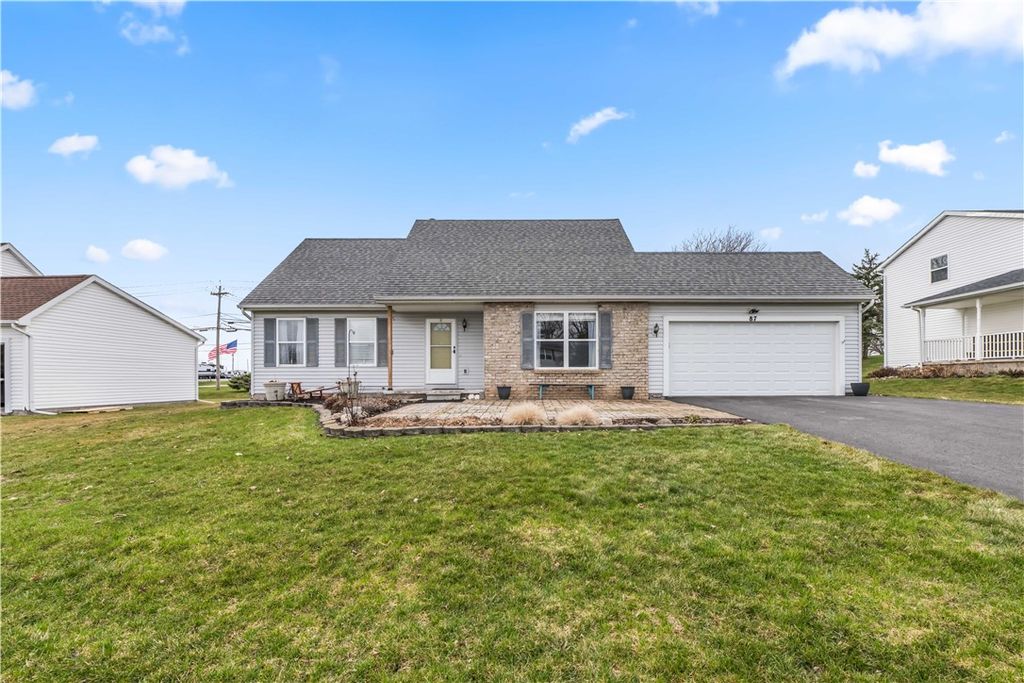 87 Chiswick Drive, Riga, NY 14428