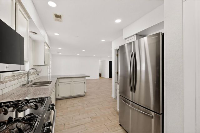735 Stagecoach Road SE, Rio Rancho, NM 87124