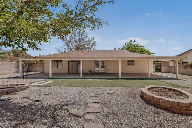 735 Stagecoach Road SE, Rio Rancho, NM 87124