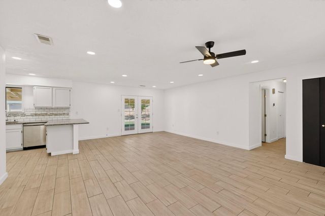 735 Stagecoach Road SE, Rio Rancho, NM 87124