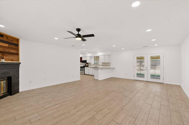 735 Stagecoach Road SE, Rio Rancho, NM 87124
