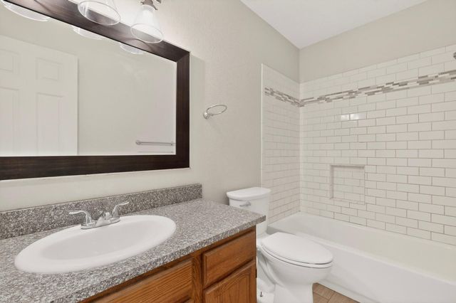 735 Stagecoach Road SE, Rio Rancho, NM 87124