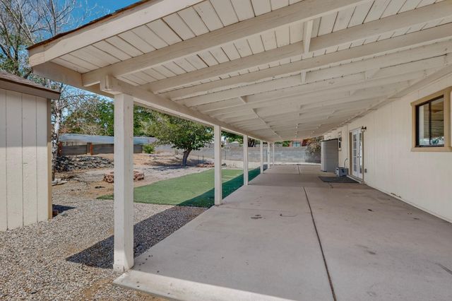 735 Stagecoach Road SE, Rio Rancho, NM 87124
