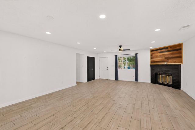 735 Stagecoach Road SE, Rio Rancho, NM 87124