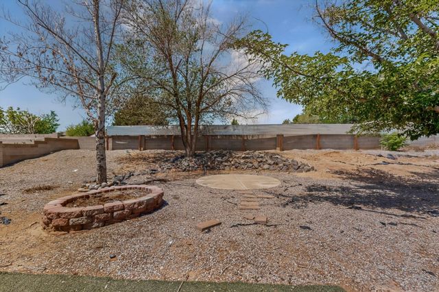 735 Stagecoach Road SE, Rio Rancho, NM 87124