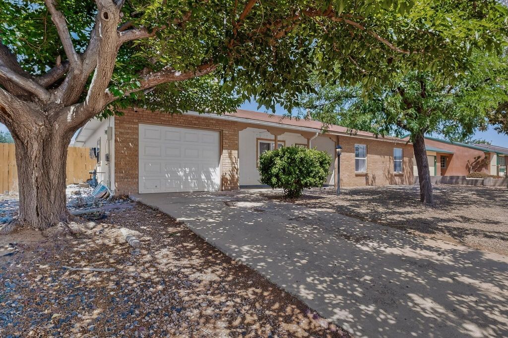 735 Stagecoach Road SE, Rio Rancho, NM 87124