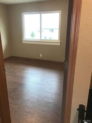 18 SARPY Road B, Belleville, IL 62221