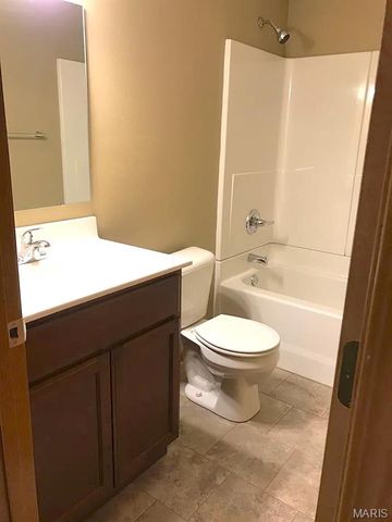 18 SARPY Road B, Belleville, IL 62221