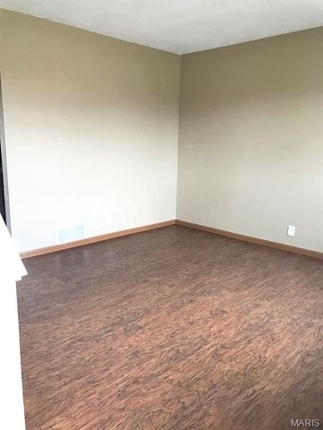 18 SARPY Road B, Belleville, IL 62221