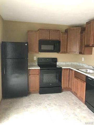 18 SARPY Road B, Belleville, IL 62221