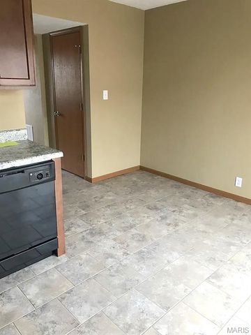18 SARPY Road B, Belleville, IL 62221
