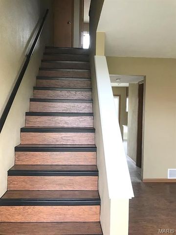 18 SARPY Road B, Belleville, IL 62221